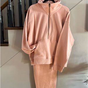 TILLEY Two-piece NWT 'life outdoors' outfit size XXL